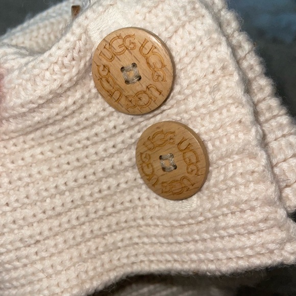 Knit UGGs - Picture 2 of 4